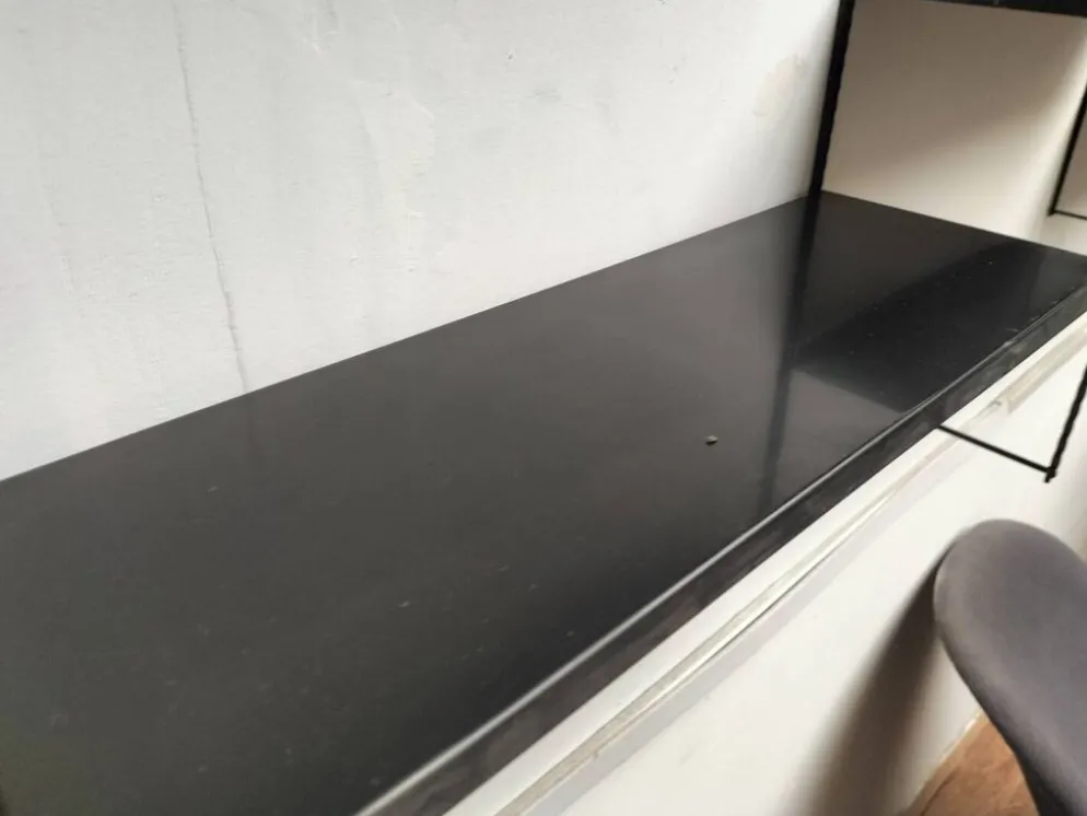 Étagère modulable en metal