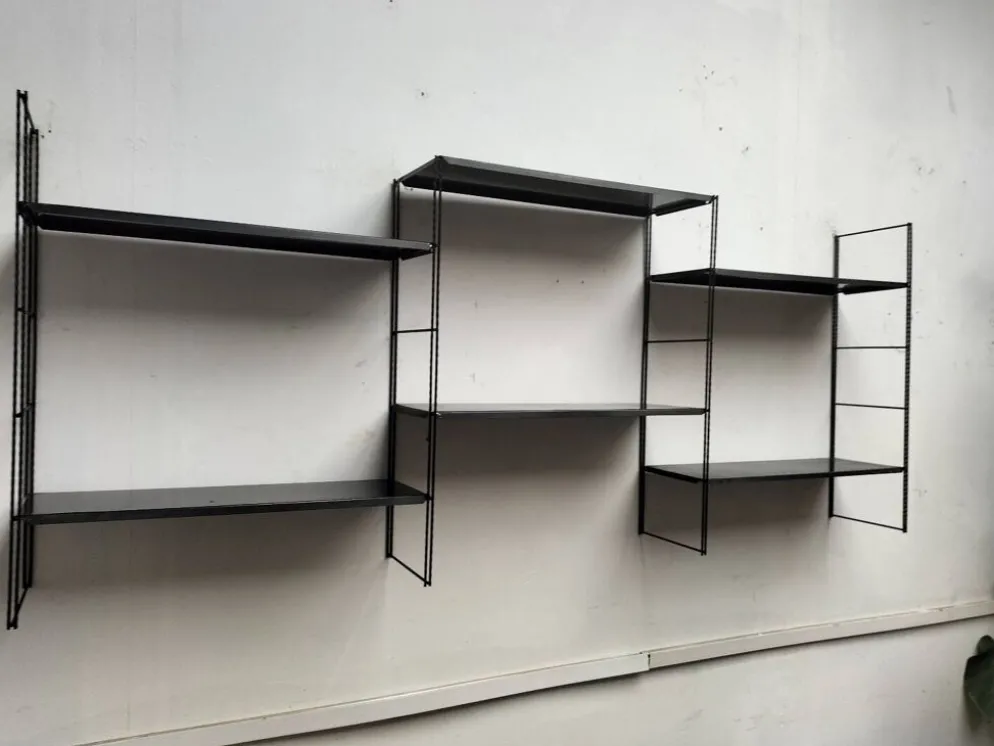 Étagère modulable en metal