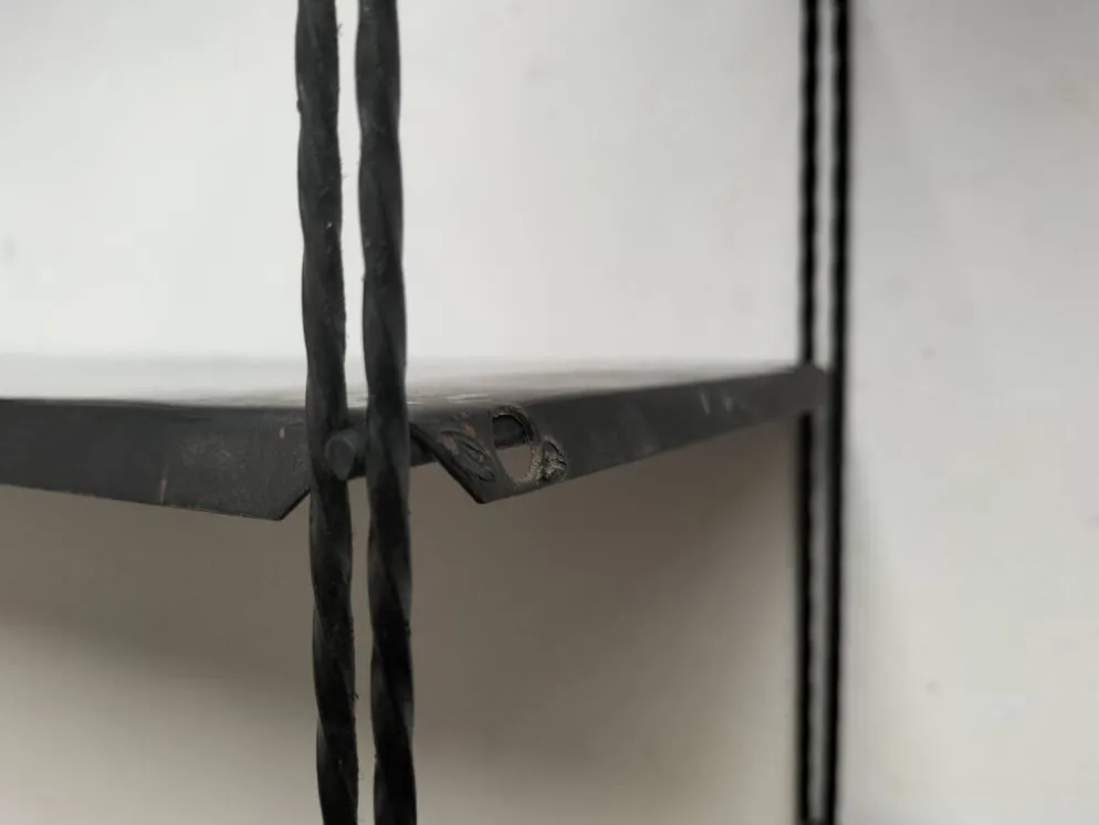 Étagère modulable en metal
