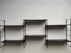 Étagère modulable en metal