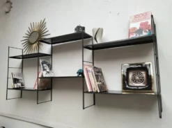 Étagère modulable en metal