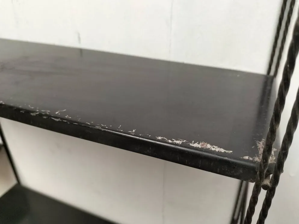 Étagère modulable en metal
