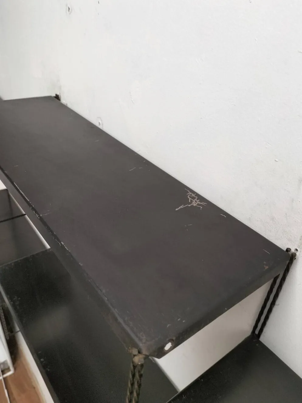 Étagère modulable en metal
