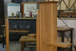 Étagère murale avec miroir orientable par Guillerme et Chambron pour Votre Maison 1960’s