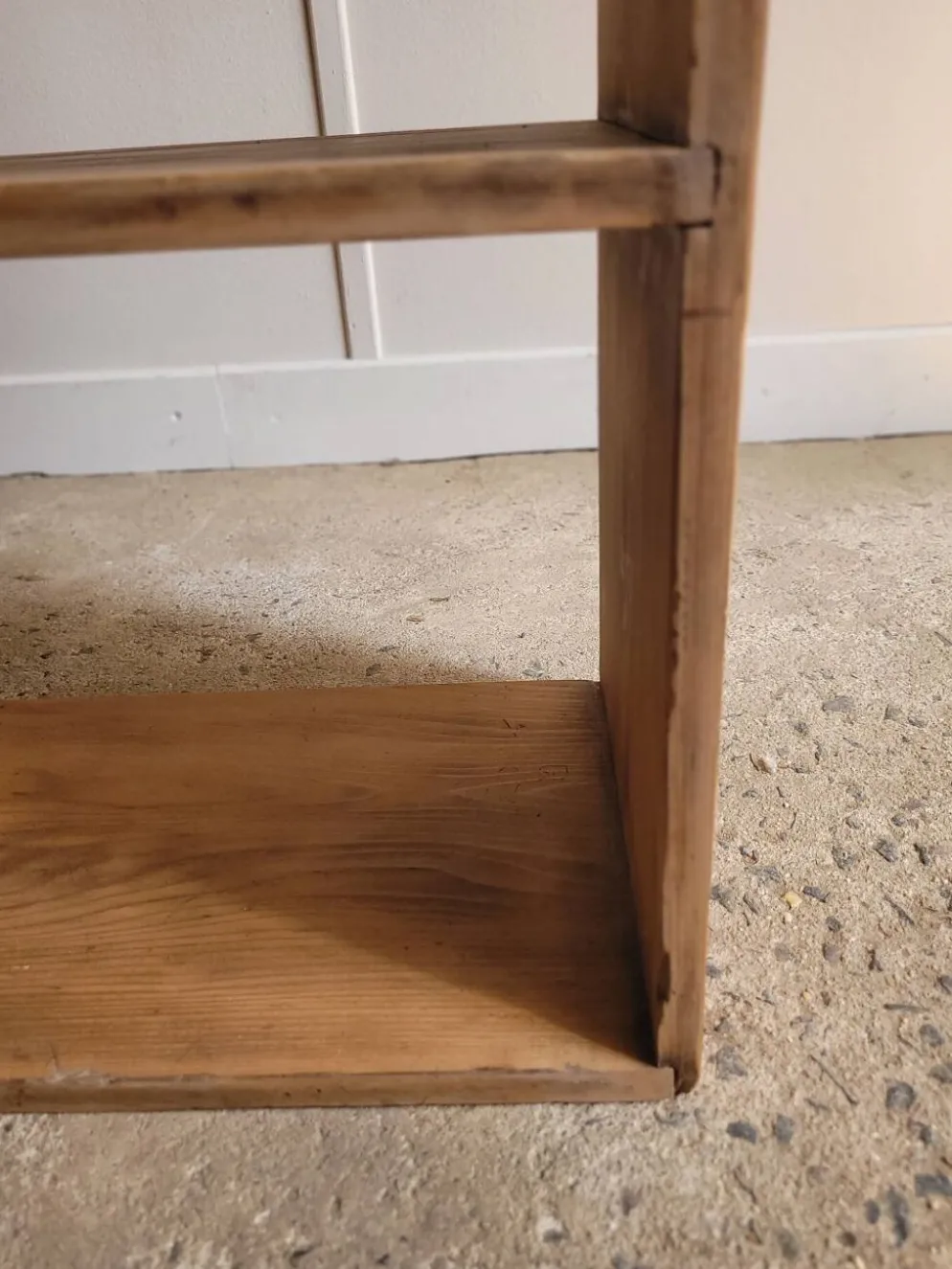 Étagère murale en bois