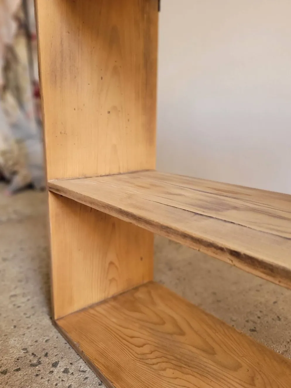 Étagère murale en bois