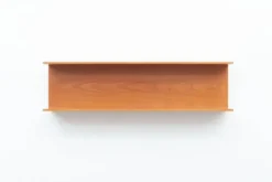 Étagère murale en bois de cerisier par Walter Wirz pour Wilhelm Renz, années 1960.