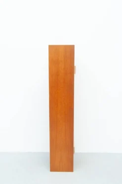 Étagère murale en bois de cerisier par Walter Wirz pour Wilhelm Renz, années 1960.