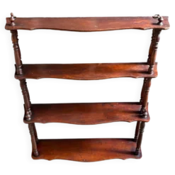 Étagère murale en bois festonné et tourné