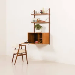 Étagère murale en teck Poul Cadovius avec un bureau, Cado années 1960.