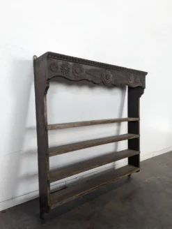 Étagère murale égouttoir en chêne sculpté de fleurs