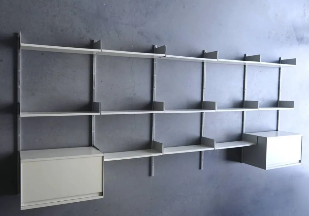 Étagère murale modèle 606 par Dieter Rams pour Vitsoe. Années 1960.