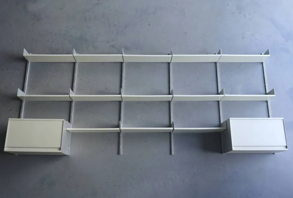 Étagère murale modèle 606 par Dieter Rams pour Vitsoe. Années 1960.