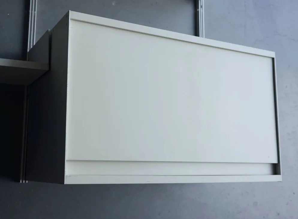 Étagère murale modèle 606 par Dieter Rams pour Vitsoe. Années 1960.