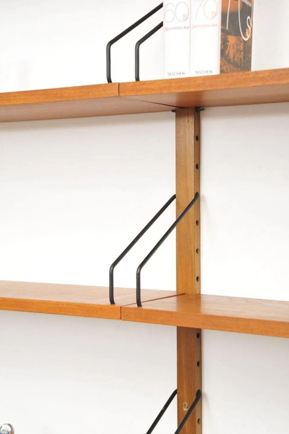 Étagère murale Royal System en teck par Poul Cadovius pour Cado, années 1950.