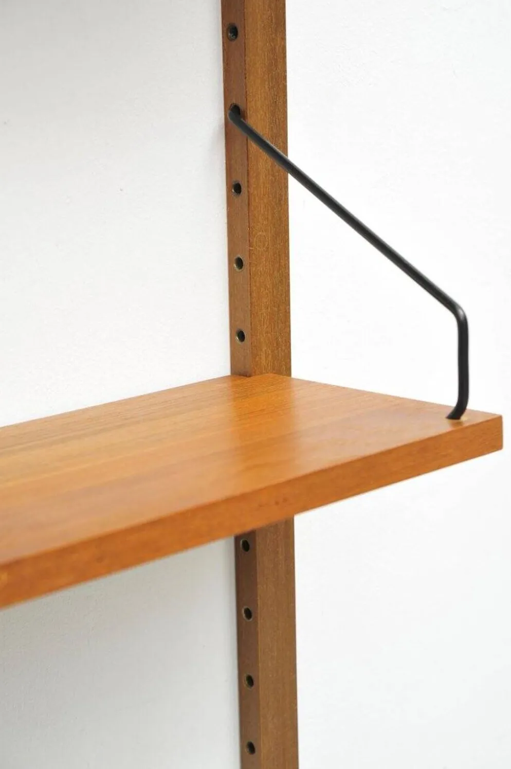 Étagère murale Royal System en teck par Poul Cadovius pour Cado, années 1950.