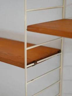 Étagère murale scandinave des années 1960 en sapin