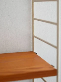 Étagère murale scandinave des années 1960 en sapin