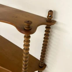 Étagère murale vintage en bois tourné, 3 niveaux