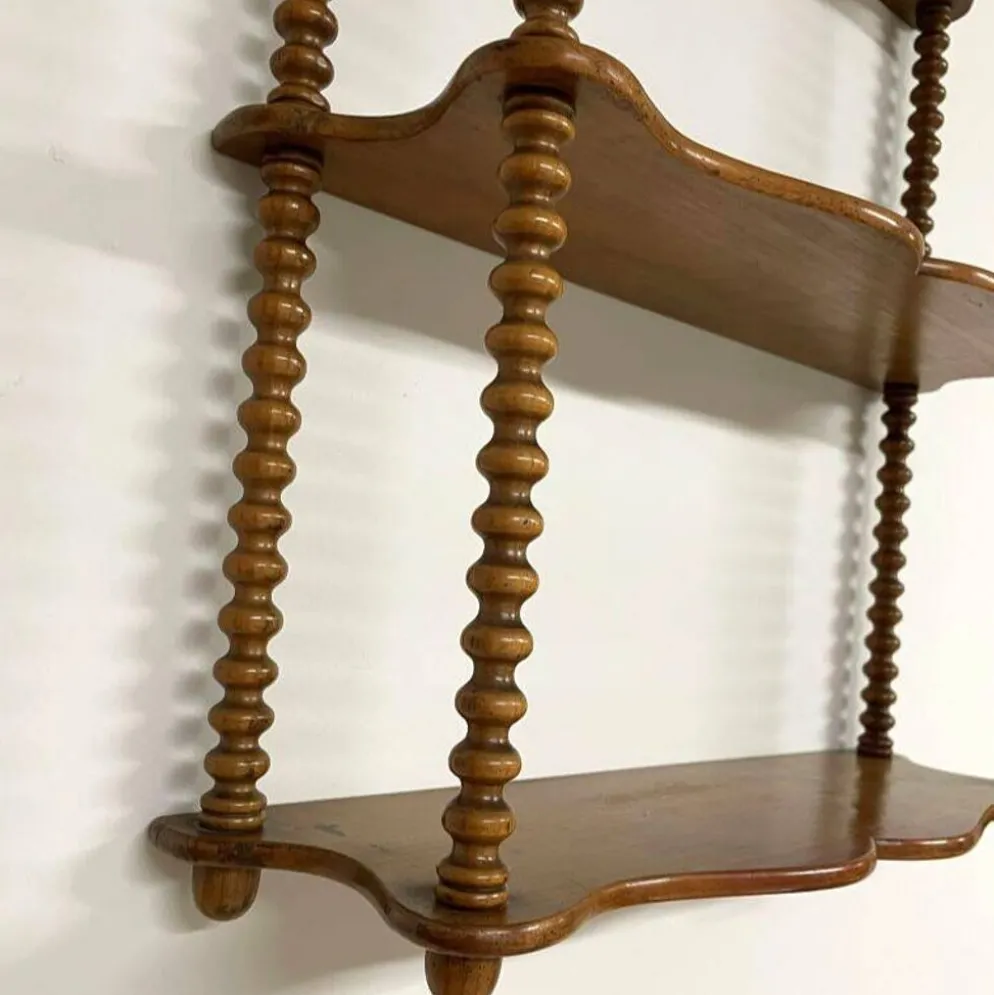 Étagère murale vintage en bois tourné, 3 niveaux