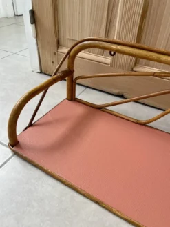 Étagère rotin années 60 plateau terracotta