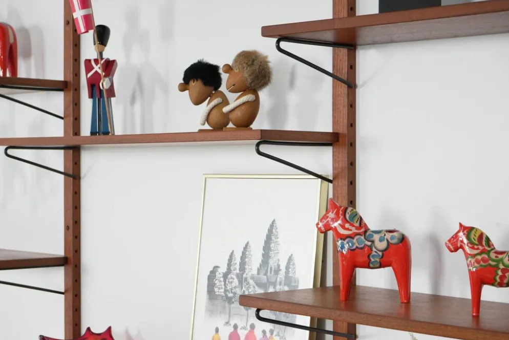 Étagères modulaires des années 1960 — Système mural en placage de teck danois