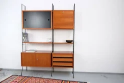 Étagère style teck vintage des années 60-70, style rétro, milieu du siècle