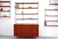 Étagère style teck vintage des années 60-70, style rétro, milieu du siècle
