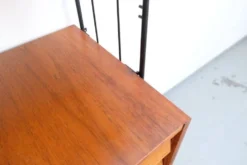 Étagère style teck vintage des années 60-70, style rétro, milieu du siècle