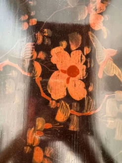 Étagère sur pied en laque du Japon et bambou, époque 1900