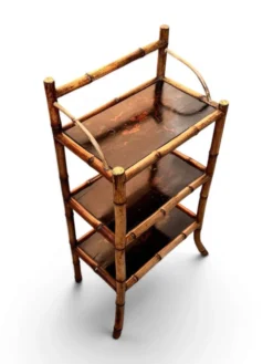 Étagère sur pied en laque du Japon et bambou, époque 1900
