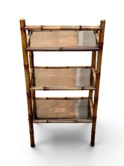 Étagère sur pied en laque du Japon et bambou, époque 1900