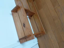 Étagères vintage en pin dans le style de Maison Regain