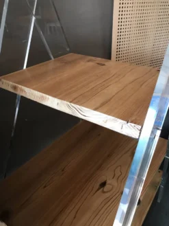 Étagère triangulaire plexiglass et bois