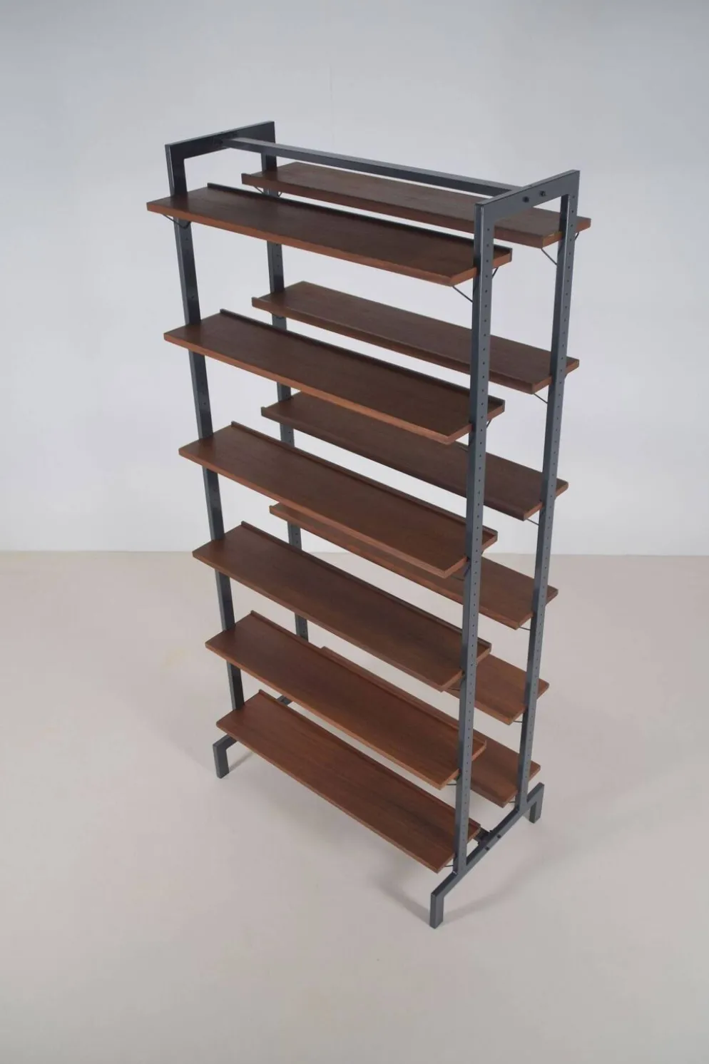 Étagère vintage autoportante conçue par Olof Pira pour Planmöbel, années 1960.