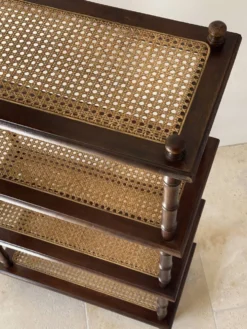 Étagère vintage bois et cannage style colonial 4 niveaux