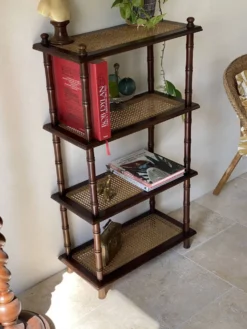 Étagère vintage bois et cannage style colonial 4 niveaux