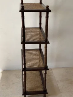 Étagère vintage bois et cannage style colonial 4 niveaux