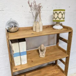 Étagère vintage en bois