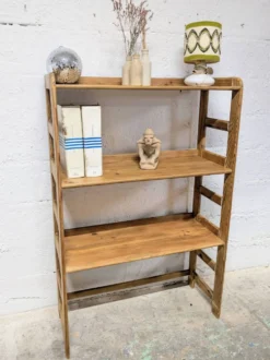 Étagère vintage en bois