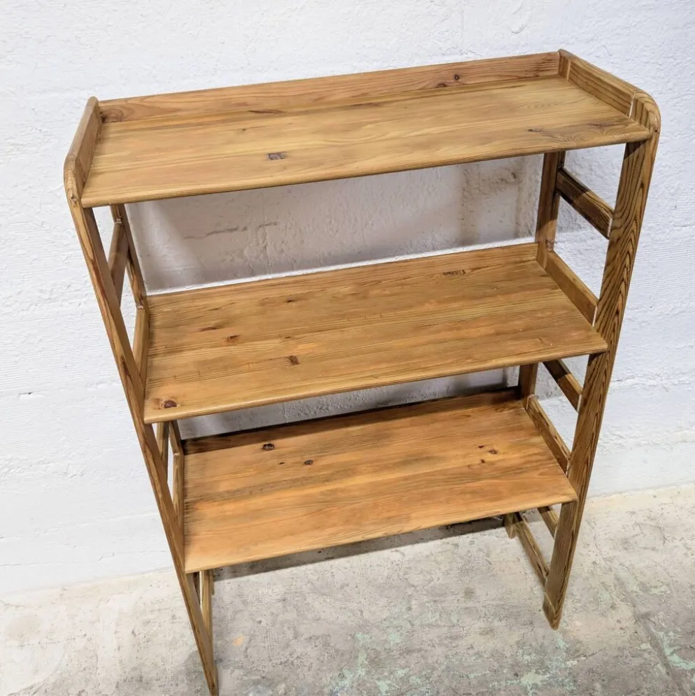 Étagère vintage en bois