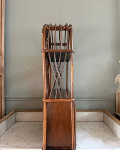 Étagère vintage en rotin