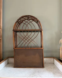 Étagère vintage en rotin