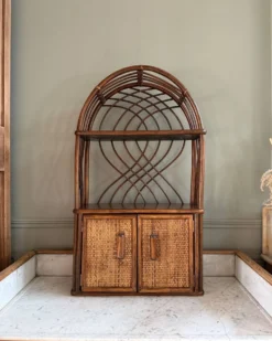 Étagère vintage en rotin