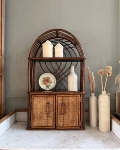 Étagère vintage en rotin