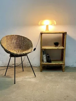 Étagère vintage en rotin