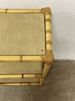 Étagère vintage en rotin