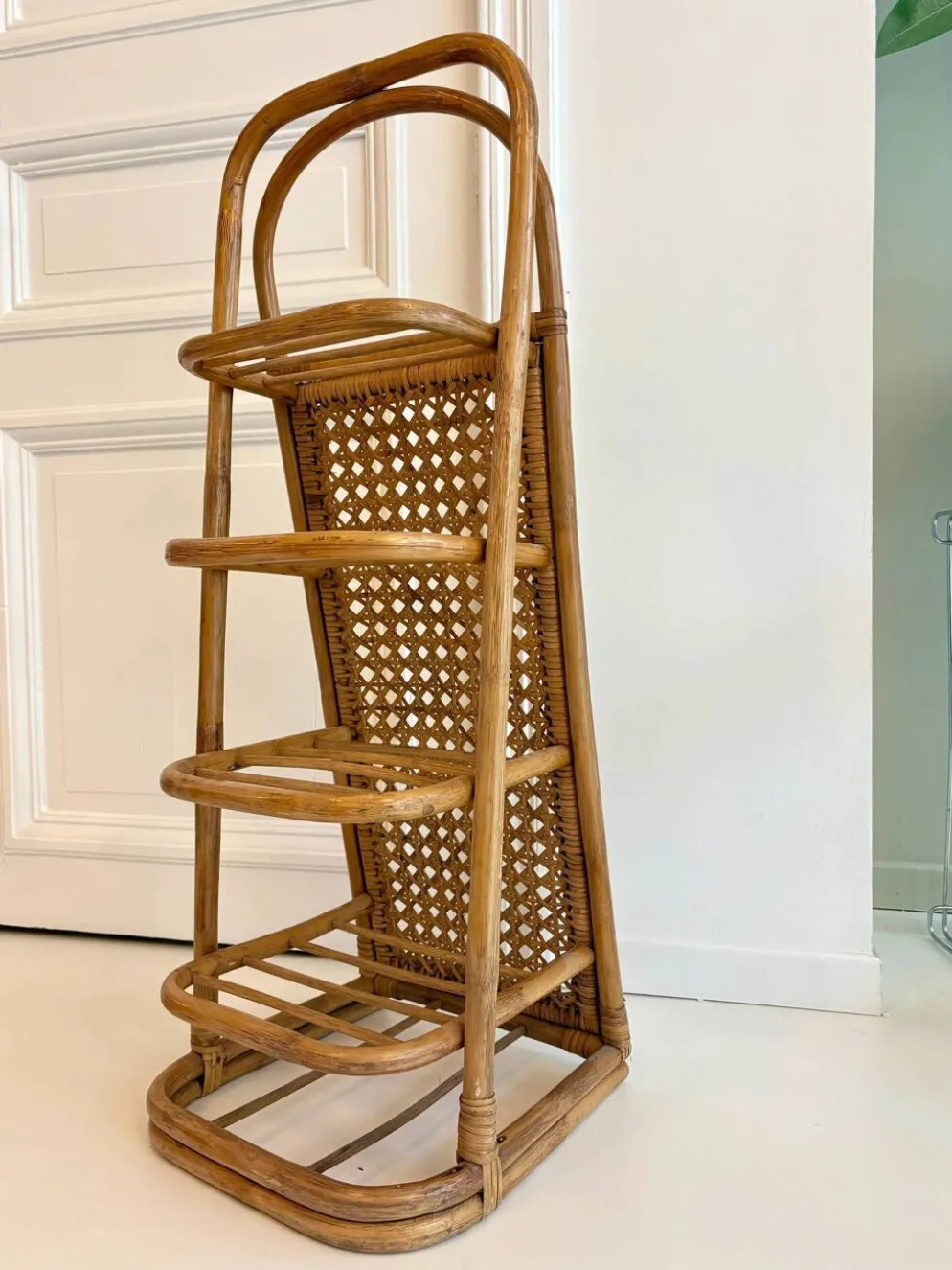 Étagère vintage en rotin et cannage – années 70