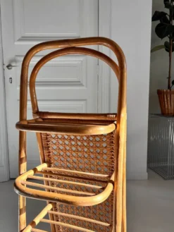 Étagère vintage en rotin et cannage – années 70