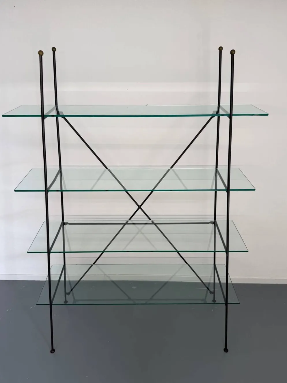 Étagère vintage moderniste en métal et verre design francais année 50